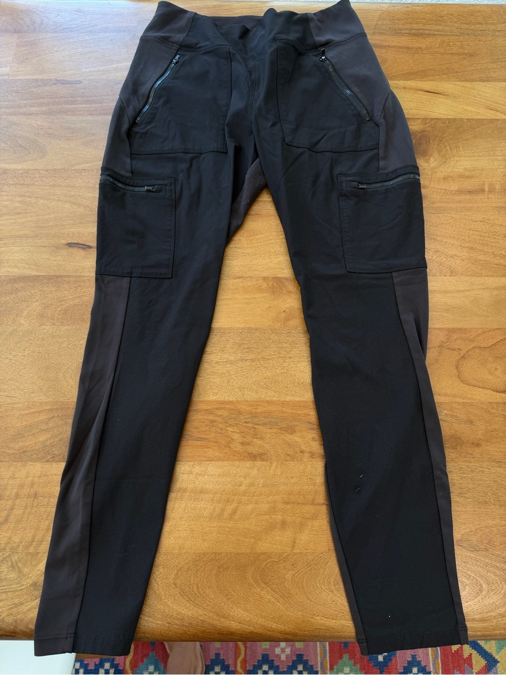 Athleta ‘Headland Hybrid Cargo II Tight’ Black Performance Pants - Size 10